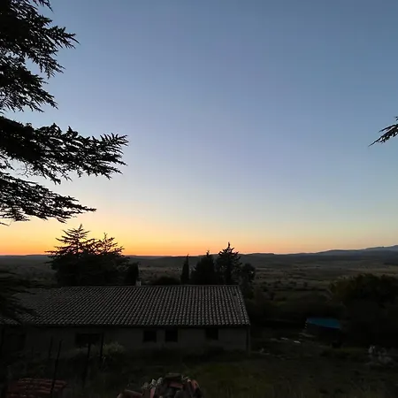 Semesterbostad De Mon Pere Rogues